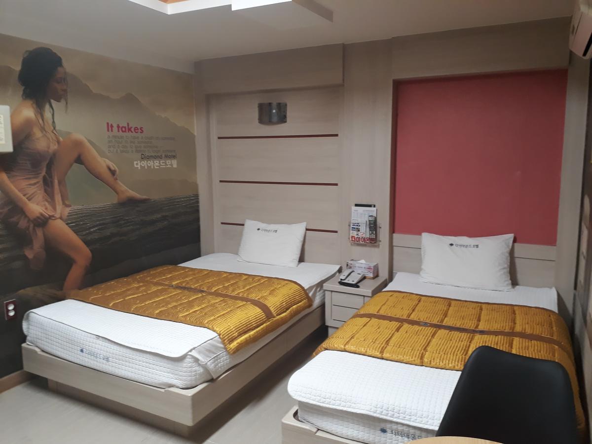 Diamond Motel Sacheon Eksteriør billede