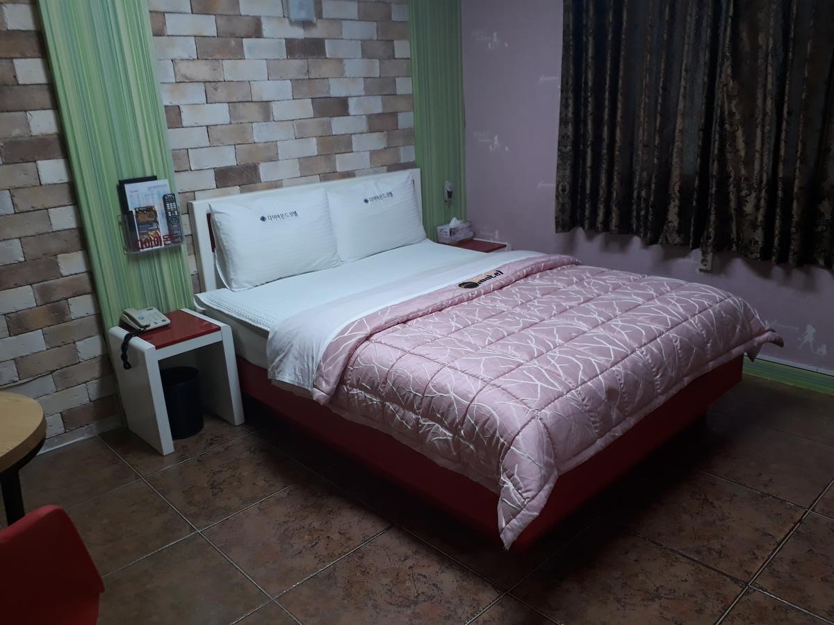 Diamond Motel Sacheon Eksteriør billede